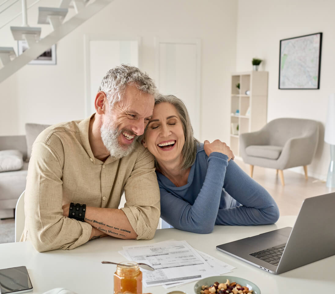 couple buying online